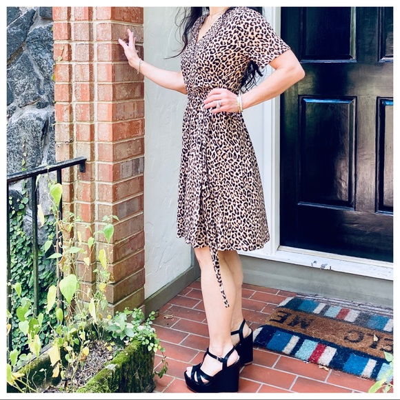 Leopard print tie waist midi dress - Picture 4 of 9